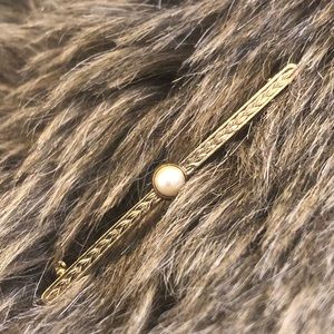 Vintage gold plated faux pearl collar pin brooch